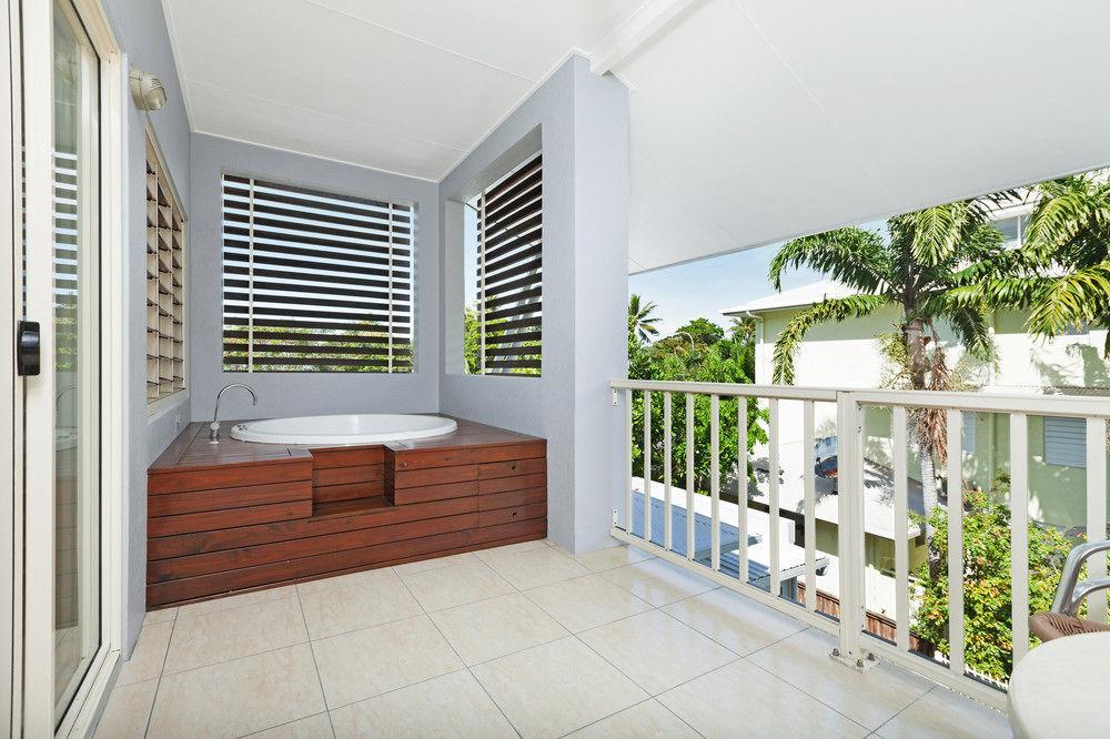 Mantra Aqueous on Port Port Douglas Exterior foto